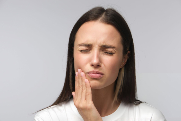 Dental Emergency Care images for Female